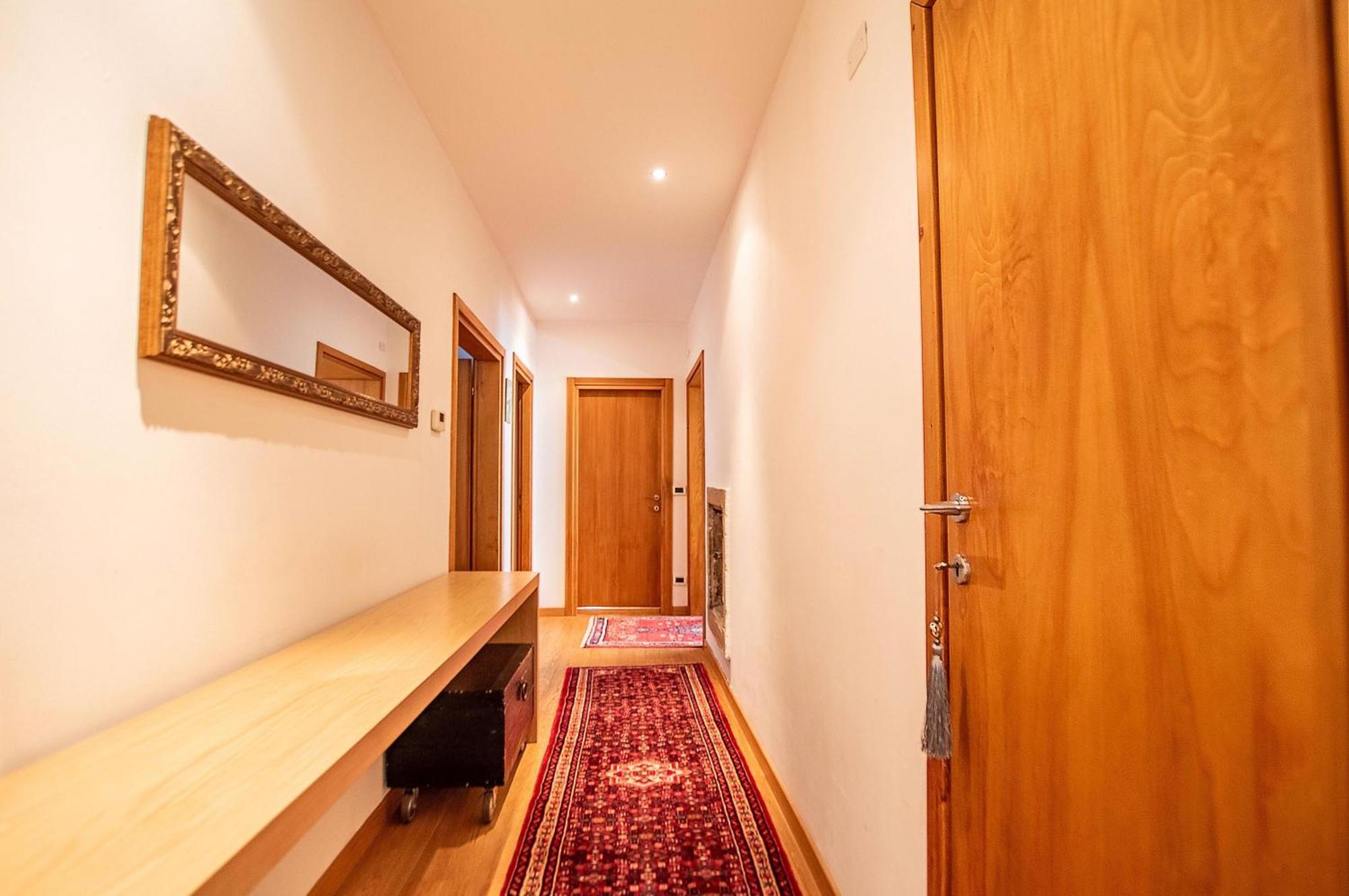 White Tower Guesthouse Триест Екстериор снимка