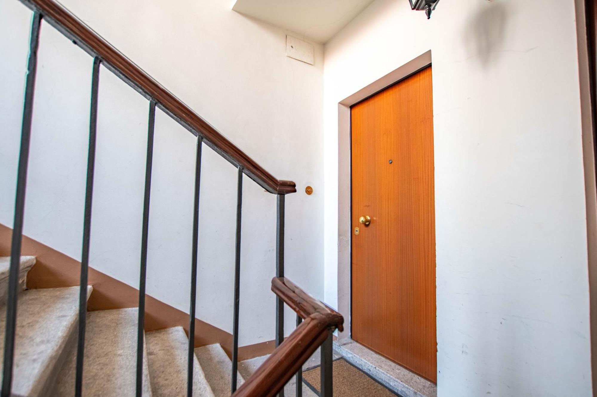 White Tower Guesthouse Триест Екстериор снимка