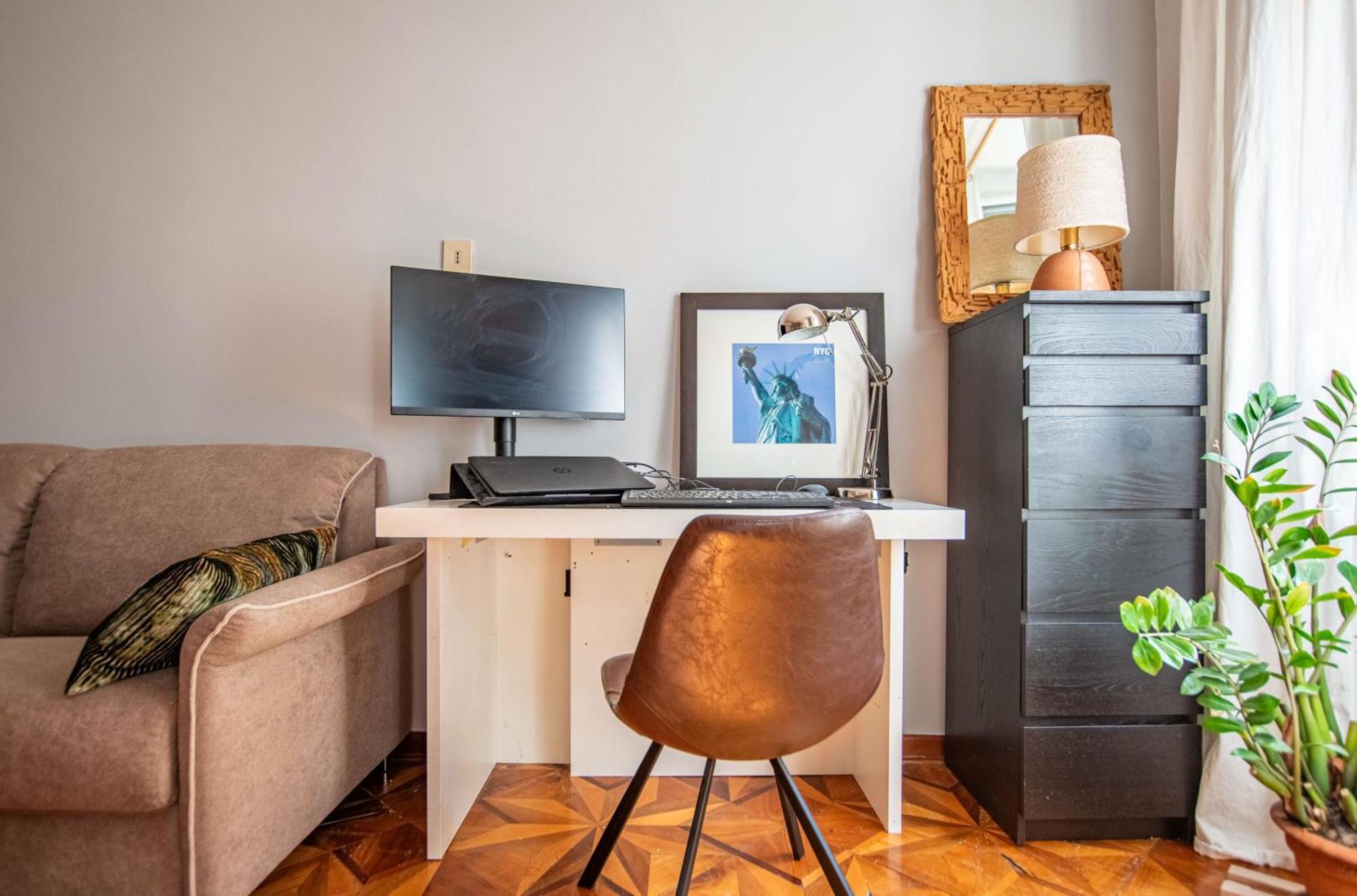 White Tower Guesthouse Триест Екстериор снимка