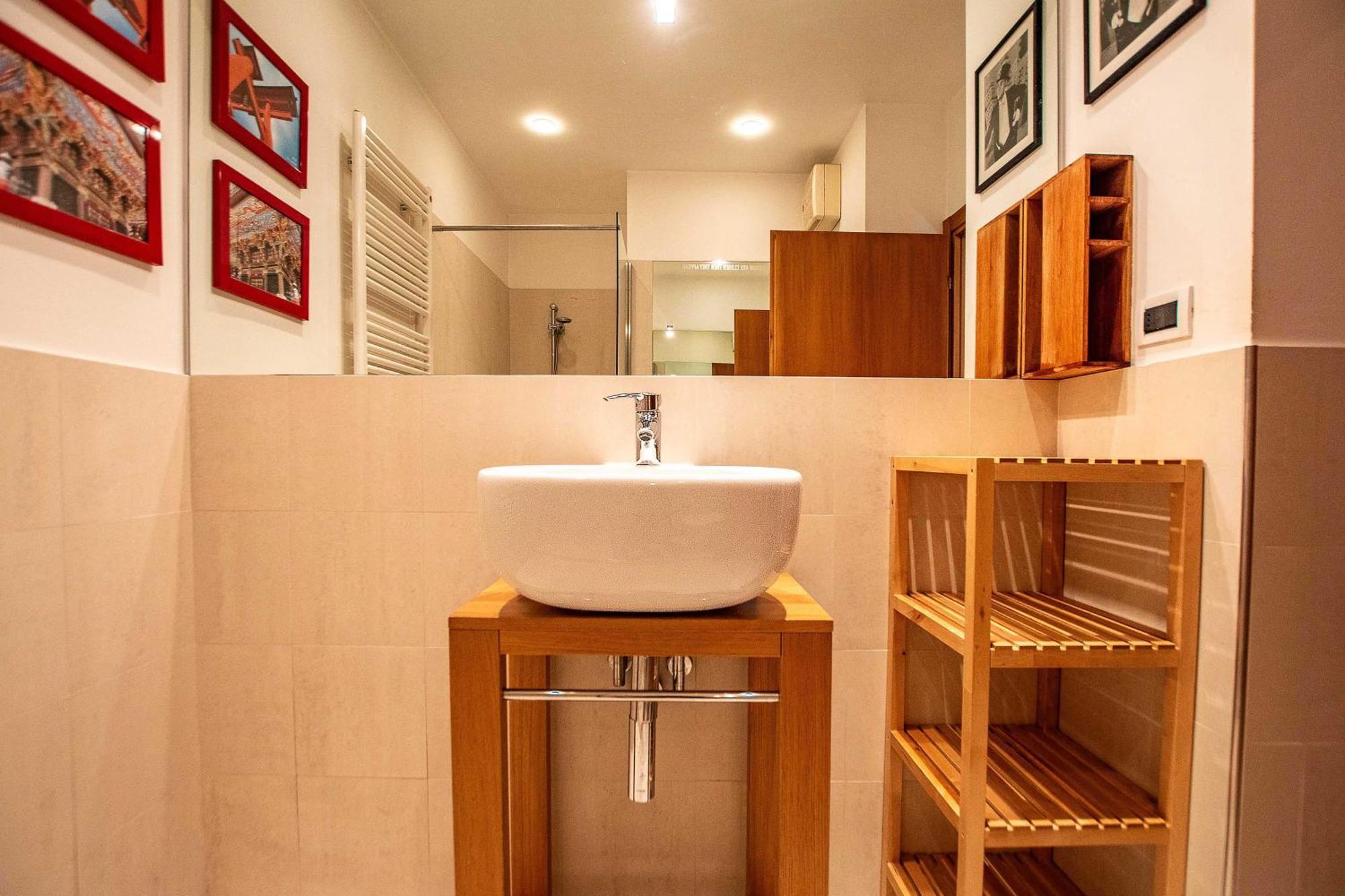 White Tower Guesthouse Триест Екстериор снимка